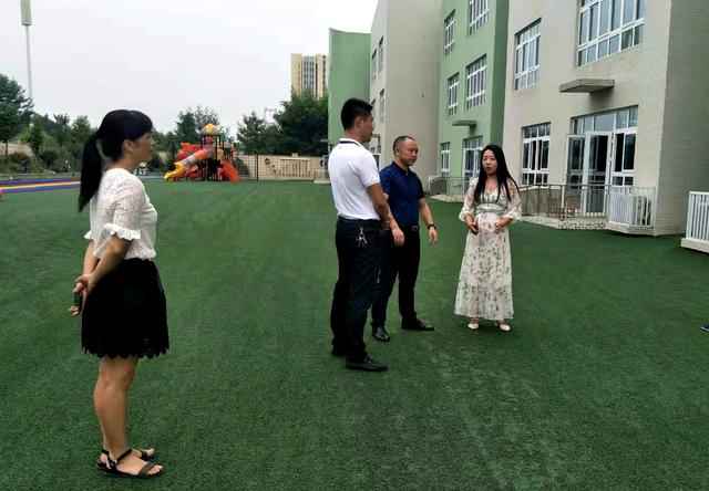 崇州市大劃鎮(zhèn)黨政領(lǐng)導(dǎo)檢查學校、幼兒園開學前安全