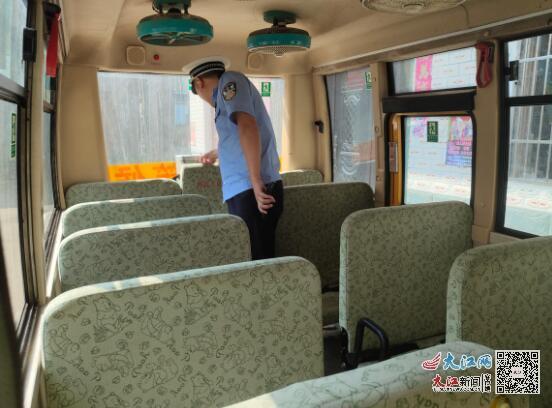 樂平交警進幼兒園開展校車安全大檢查