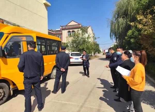 多部門聯(lián)動 確保校車安全運行