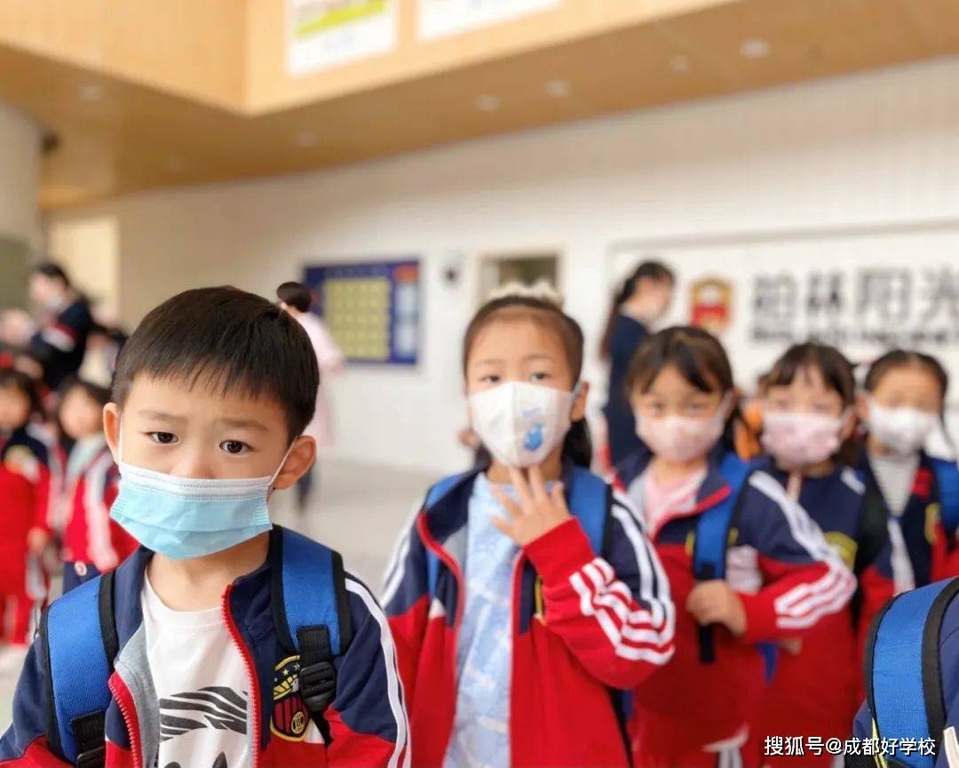 遇事不慌，聽從指揮！柏林陽光幼兒園校車安全演練，為愛護(hù)航！