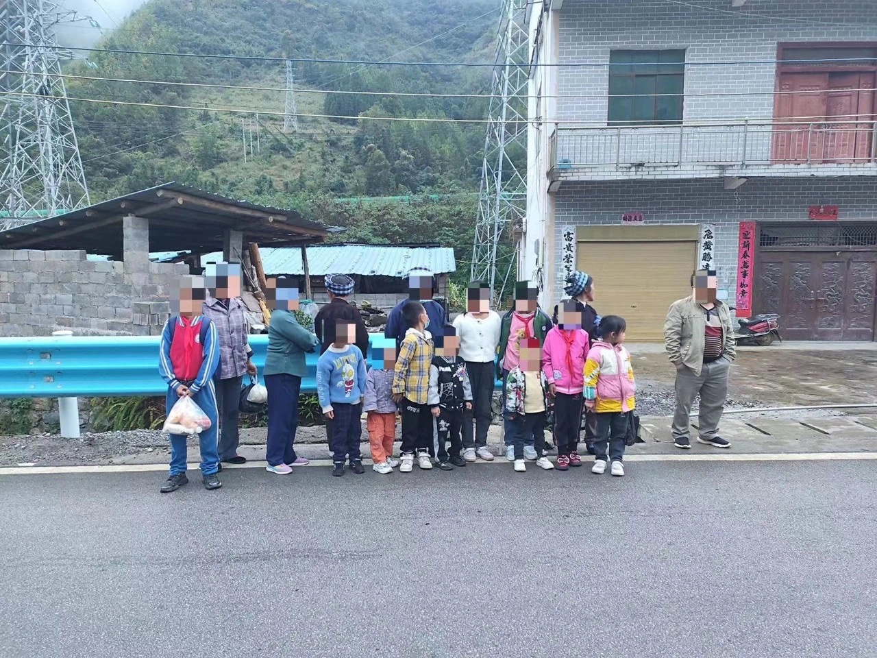 非法營(yíng)運(yùn)“黑校車”，貴州一駕駛員被依法判刑！