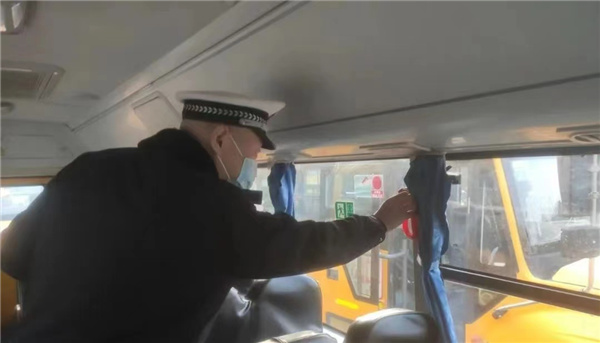 英山：給校車“體檢”為孩子撐起“安全傘”