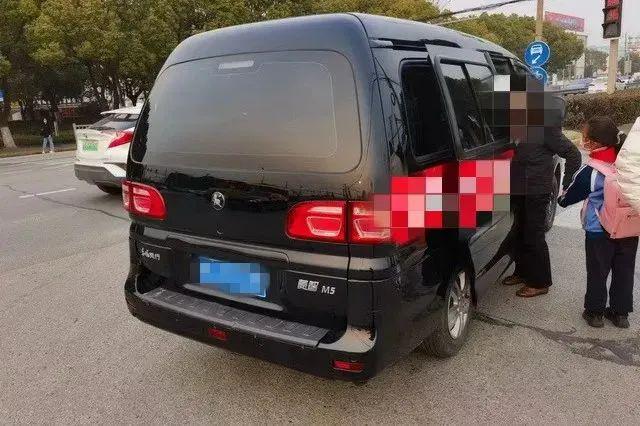 【除隱患 鑄平安】不是所有的車都能叫“校車” 【除隱患 鑄平安】不是所有的車都能叫“校車”