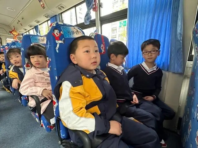 校車著火了可怎么辦？這家幼兒園進(jìn)行了安全應(yīng)急演練