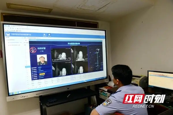 平安托起明天的太陽(yáng)——常德市公安局交警支隊(duì)校車安全管理工作紀(jì)實(shí) 平安托起明天的太陽(yáng)——常德市公安局交警支隊(duì)校車安全管理工作紀(jì)實(shí)