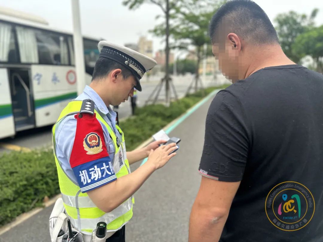 兩輛“黑校車”，被查！