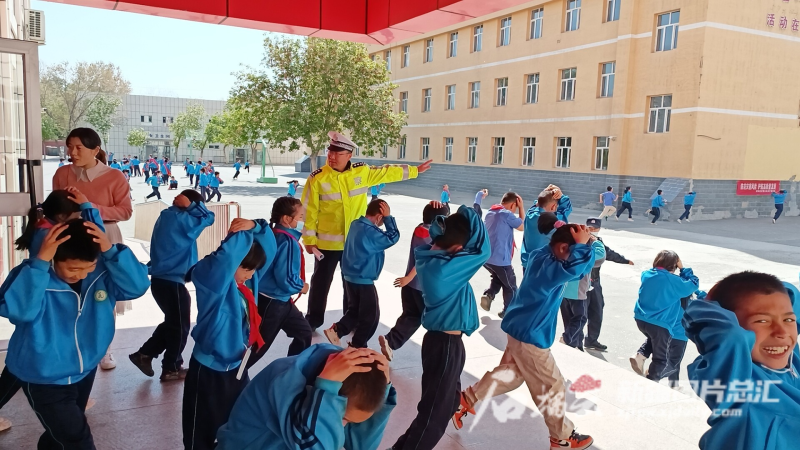 防災(zāi)減災(zāi)進(jìn)校園 看警察蜀黍的科普“課堂”