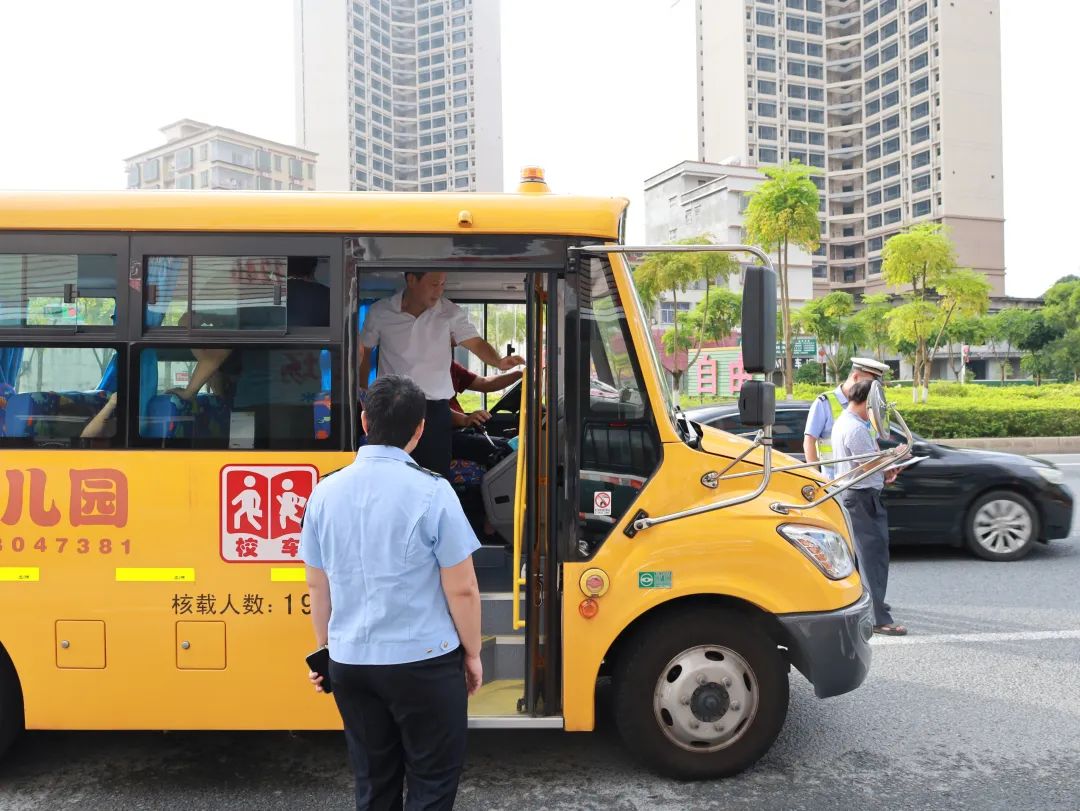 揭西:加強(qiáng)校車安全管理 護(hù)航學(xué)生安全出行 圖片