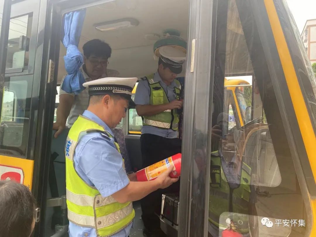 【安全+滿意】懷集:開展校車安全大檢查 圖片