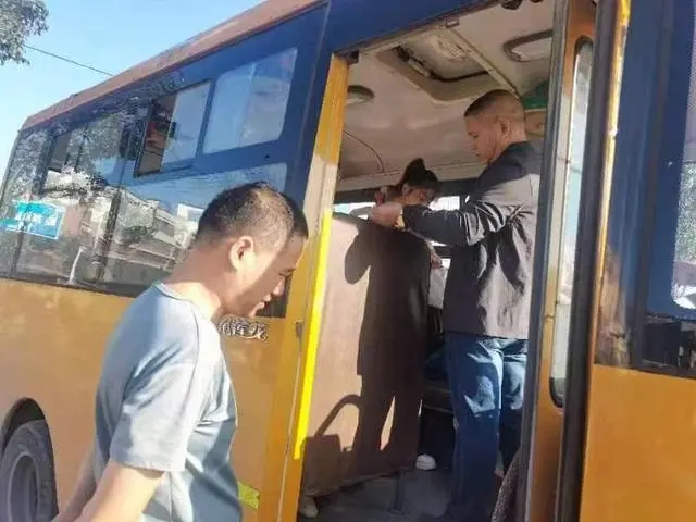 轅門(mén)口街道：為愛(ài)護(hù)航，鋪好平安“求學(xué)”路