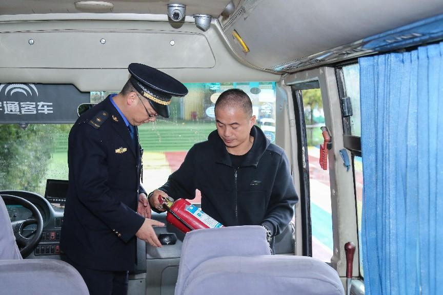 安全“童”行~ 西安國際港務(wù)區(qū)開展秋冬季校車專項整治行動! 圖片