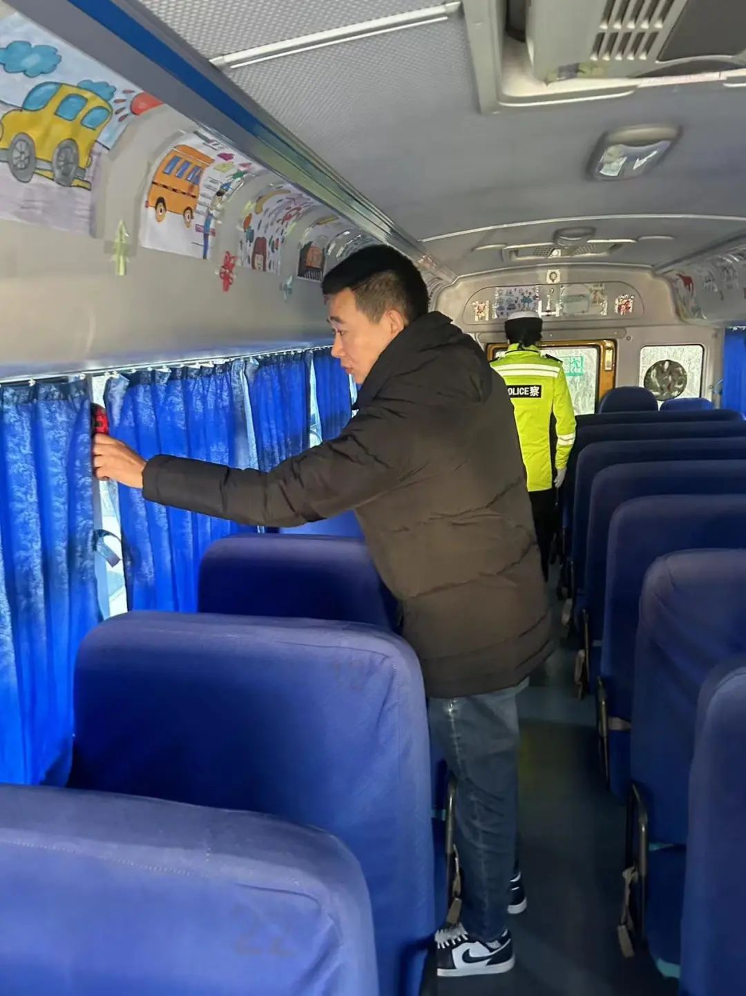 【交通信息】強(qiáng)化校車假期安全管理，守護(hù)學(xué)生出行安全