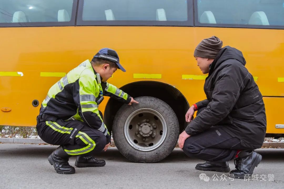 開學(xué)準(zhǔn)備第一步:校車“體檢” 圖片