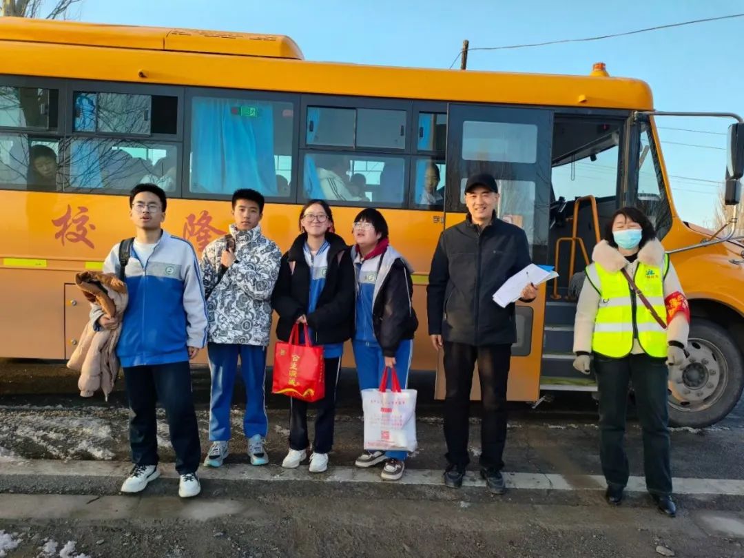 強化校車安全“大檢查” 擰緊校車出行“安全閥”—— 酒泉第五中學(xué)護航開學(xué)季