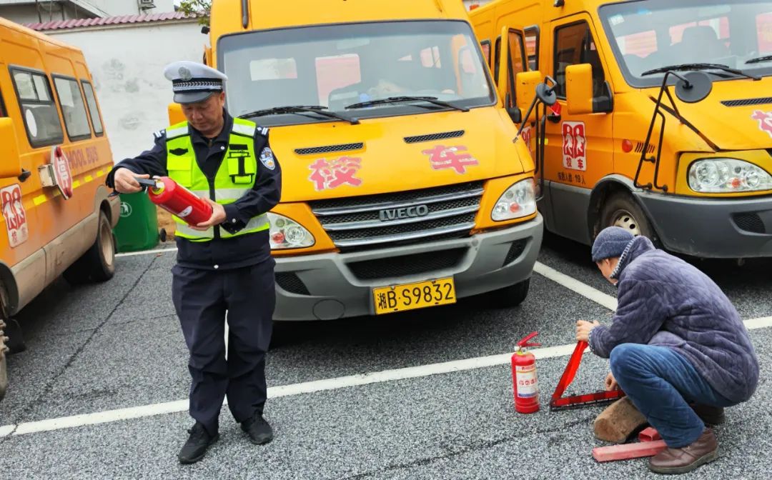 開(kāi)學(xué)季|擰緊校車“安全閥” 筑牢學(xué)生“平安路” 圖片