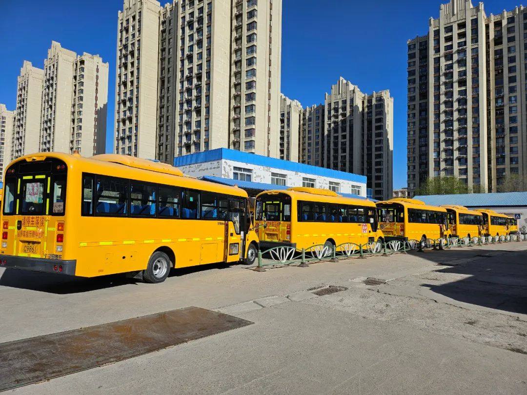 我為群眾辦實事|固安交警大隊車管所為轄區(qū)104輛校車開通“周末驗車通道” 圖片