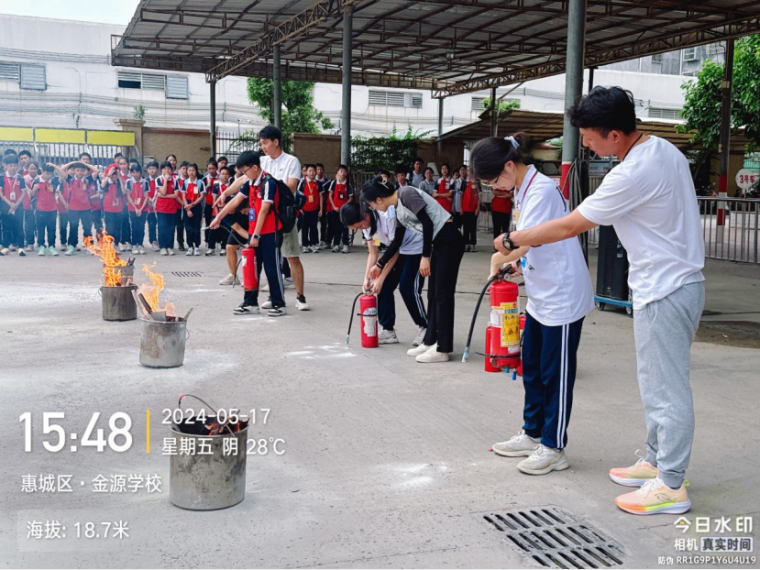 校車應(yīng)急演練 筑牢安全防線--惠州市惠城區(qū)金源學(xué)校2024年春季校車應(yīng)急逃生演練暨滅火器使用培訓(xùn)活動(dòng)