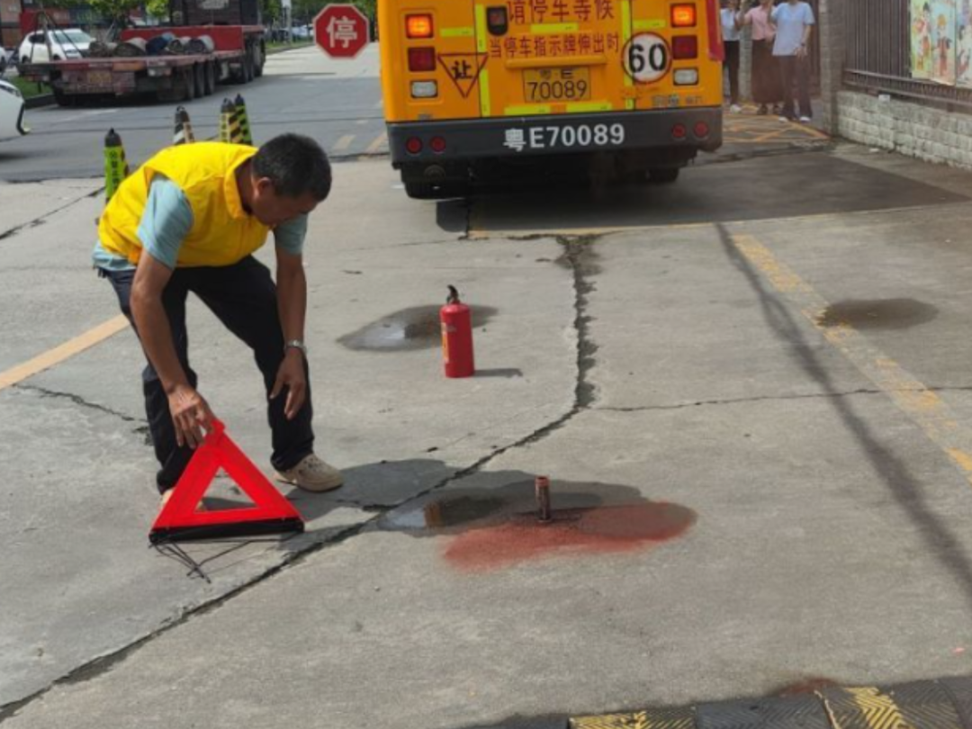 安全護航，平安抵達 ▎佛山市南海區(qū)大瀝禹源幼兒園2024年校車安全應(yīng)急演練