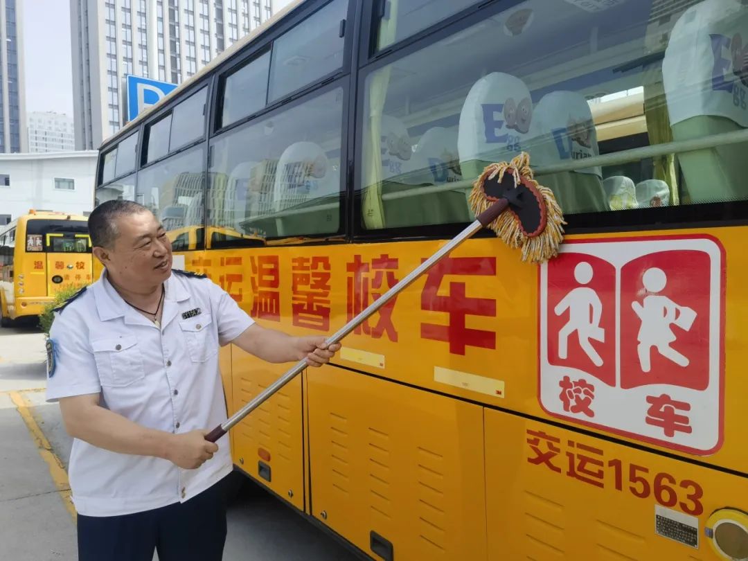 專業(yè)敬業(yè) 不負(fù)所托|錦旗背后的優(yōu)質(zhì)服務(wù) 圖片