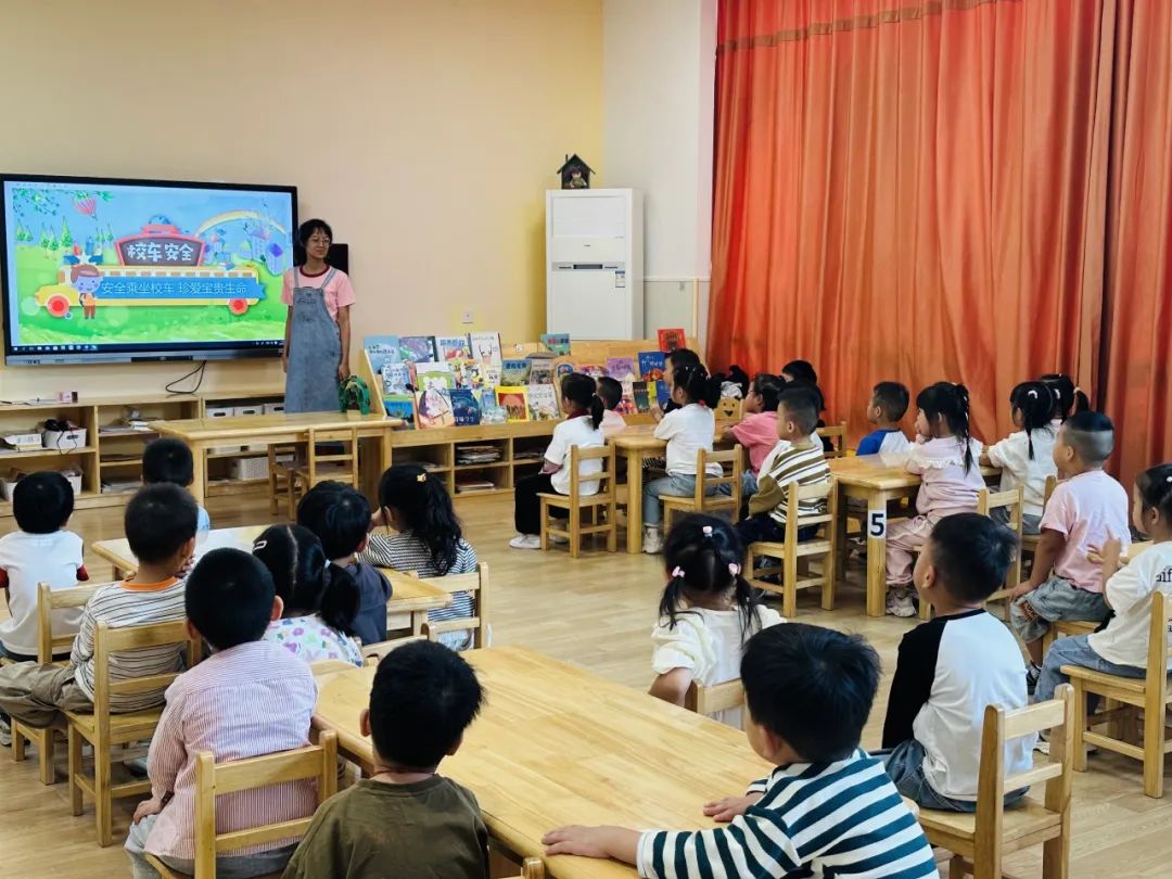 以練筑防 安全啟航 | 興化市陽(yáng)山幼兒園校車安全應(yīng)急疏散演練 圖片