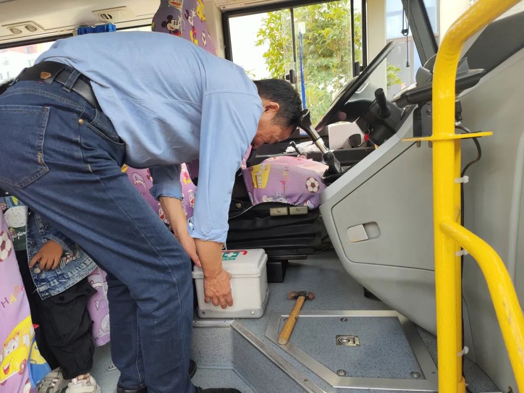 以練筑防 安全啟航 | 興化市陽(yáng)山幼兒園校車安全應(yīng)急疏散演練 以練筑防 安全啟航 | 興化市陽(yáng)山幼兒園校車安全應(yīng)急疏散演練
