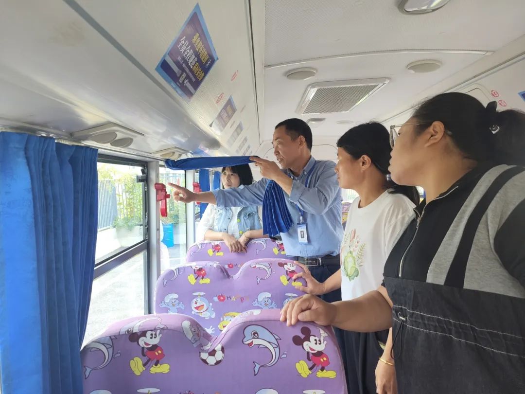 以練筑防 安全啟航 | 興化市陽(yáng)山幼兒園校車安全應(yīng)急疏散演練 圖片