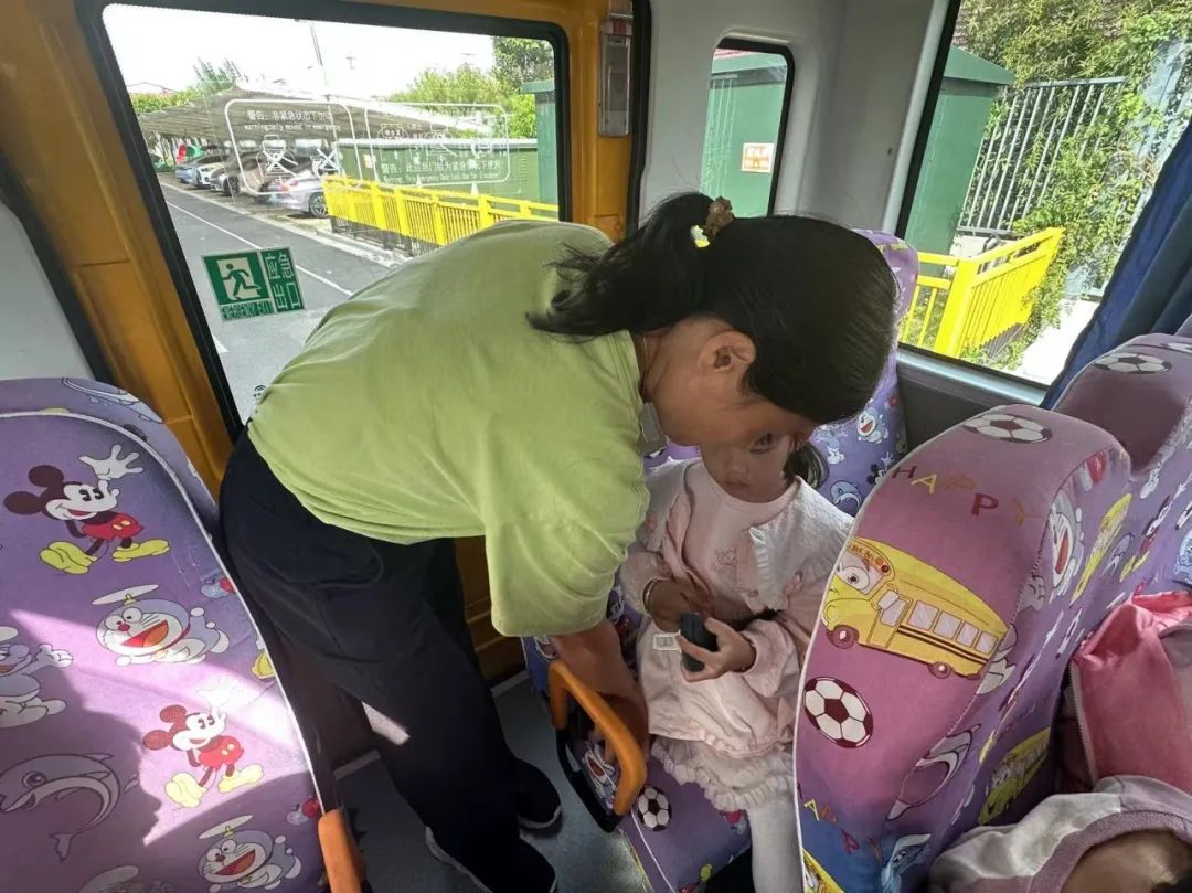 以練筑防 安全啟航 | 興化市陽(yáng)山幼兒園校車安全應(yīng)急疏散演練 以練筑防 安全啟航 | 興化市陽(yáng)山幼兒園校車安全應(yīng)急疏散演練