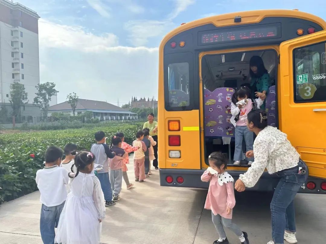 以練筑防 安全啟航 | 興化市陽(yáng)山幼兒園校車安全應(yīng)急疏散演練 以練筑防 安全啟航 | 興化市陽(yáng)山幼兒園校車安全應(yīng)急疏散演練