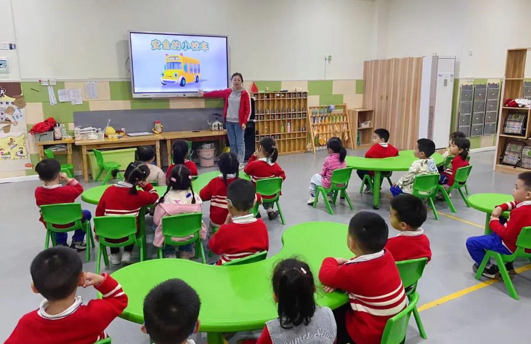 用心呵護(hù)，為愛護(hù)航——廣安市廣安區(qū)景上花幼兒園校車消防演練