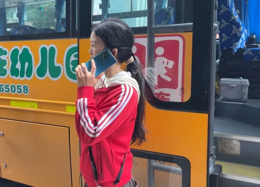 用心呵護(hù)，為愛護(hù)航——廣安市廣安區(qū)景上花幼兒園校車消防演練