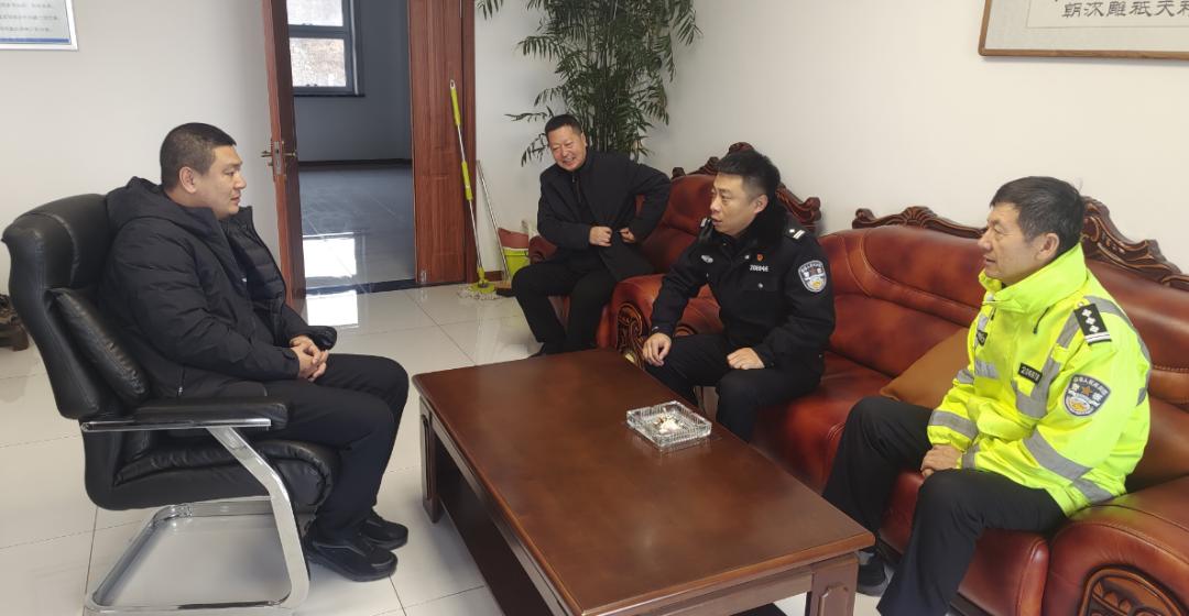 文明交通 攜手共創(chuàng) | 嚴(yán)把校車安全關(guān) 守護(hù)學(xué)生平安路