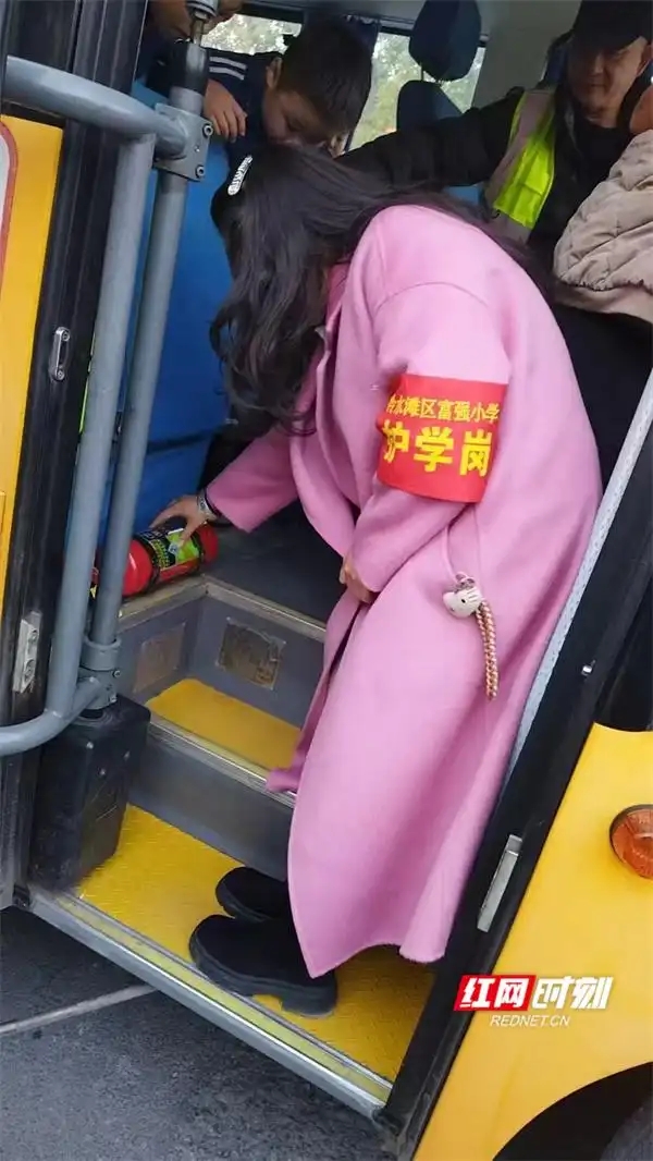 永州市冷水灘區(qū)富強(qiáng)小學(xué)2024年秋季校車管理工作紀(jì)實(shí)