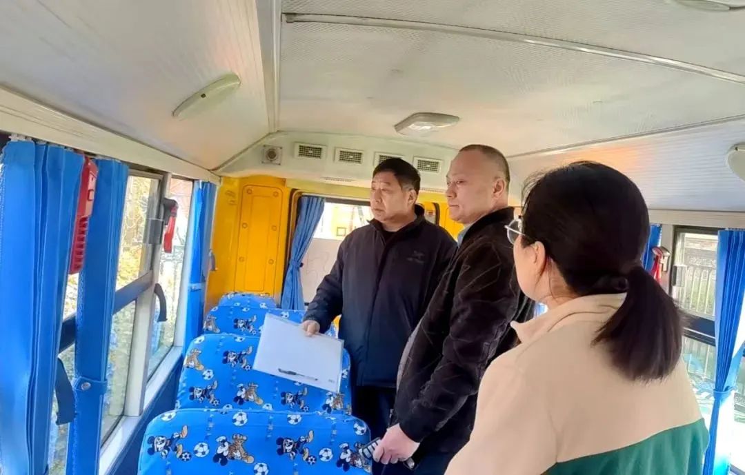 【平安建設】淇濱區(qū)教體局:擰緊校車“安全閥” 筑牢交通安全“防護網(wǎng)” 圖片