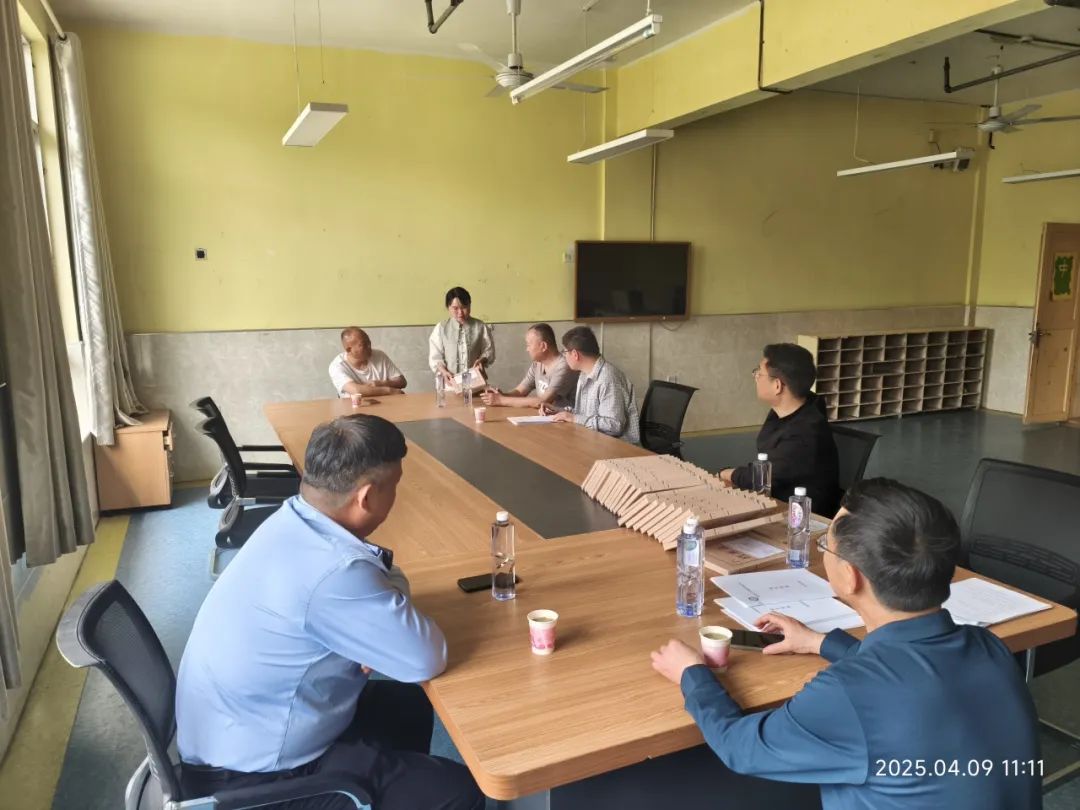 縣應(yīng)急管理局檢查組到十八里鋪鎮(zhèn)檢查校車(chē)安全隱患排查整治工作/ 縣應(yīng)急管理局檢查組到十八里鋪鎮(zhèn)檢查校車(chē)安全隱患排查整治工作