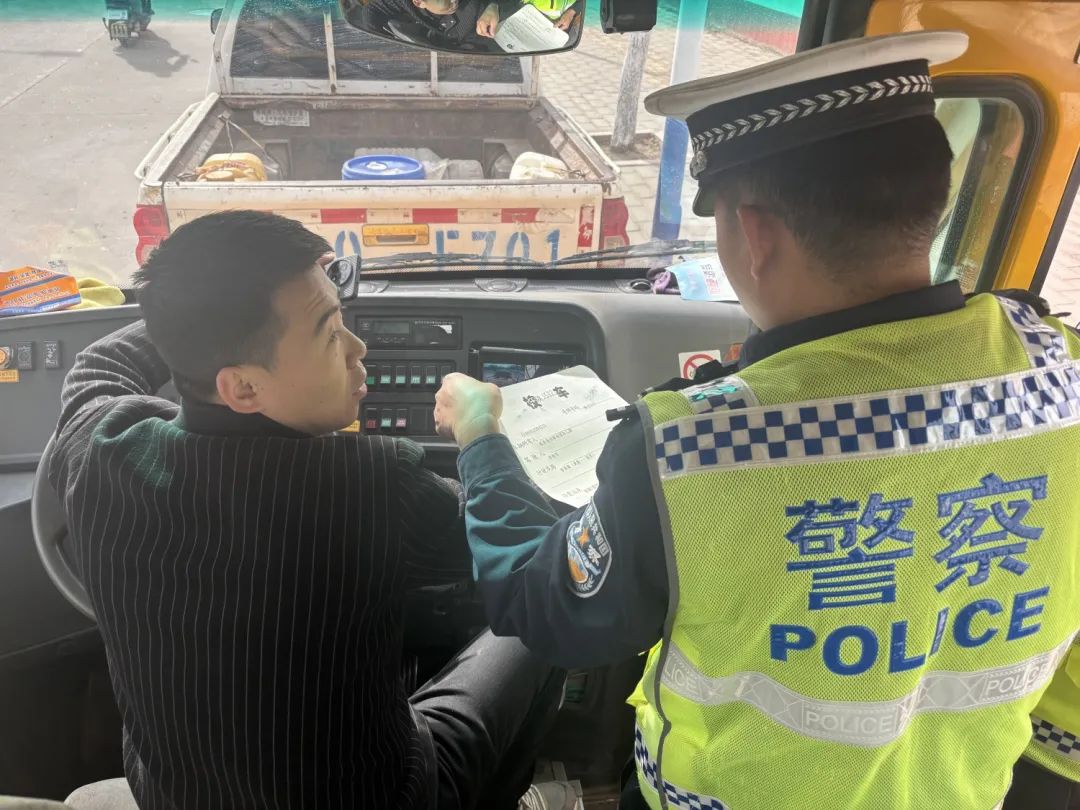 【部門(mén)動(dòng)態(tài)】春季攻防宣丨校車(chē)安全“大檢查” 筑牢學(xué)生“安全路” 圖片