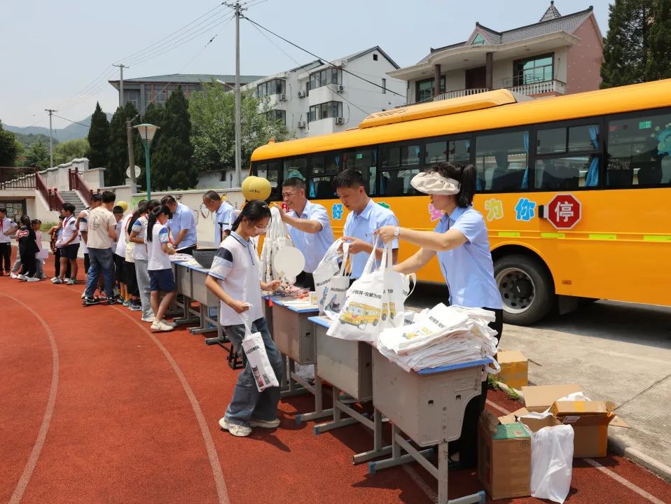 喜迎六一 安康端午|長運安馨校車與大同中心小學攜手舉辦“安馨號列車·棕香漫六一”主題活動 圖片