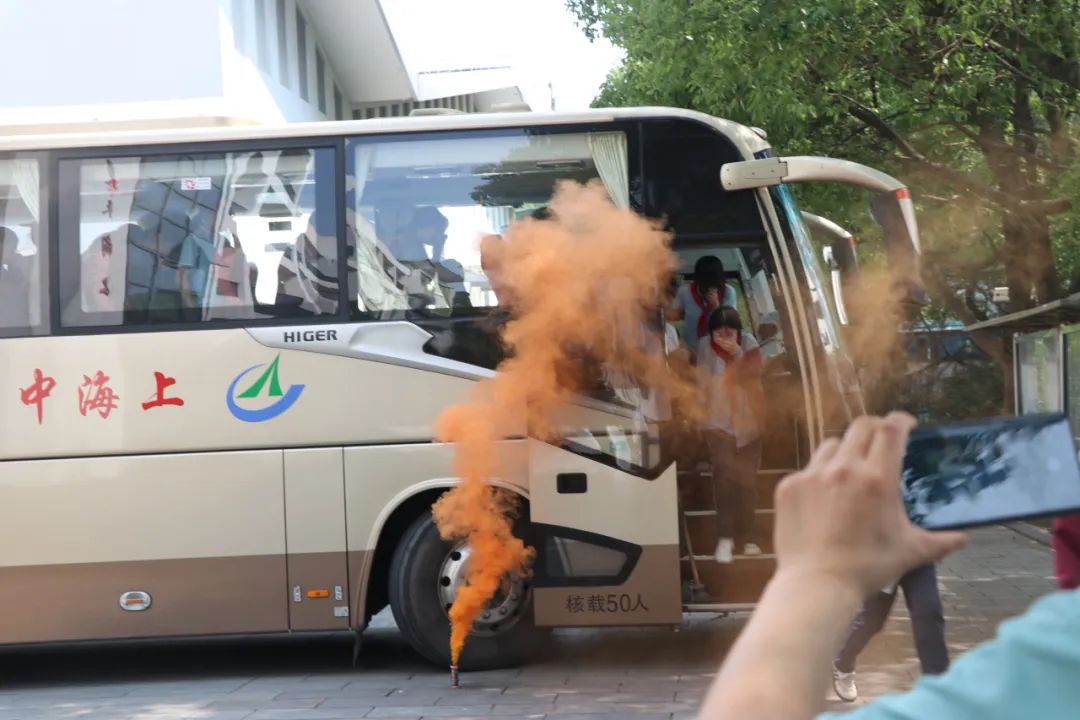 金澤中學(xué)開展校車應(yīng)急疏散演練活動/ 金澤中學(xué)開展校車應(yīng)急疏散演練活動