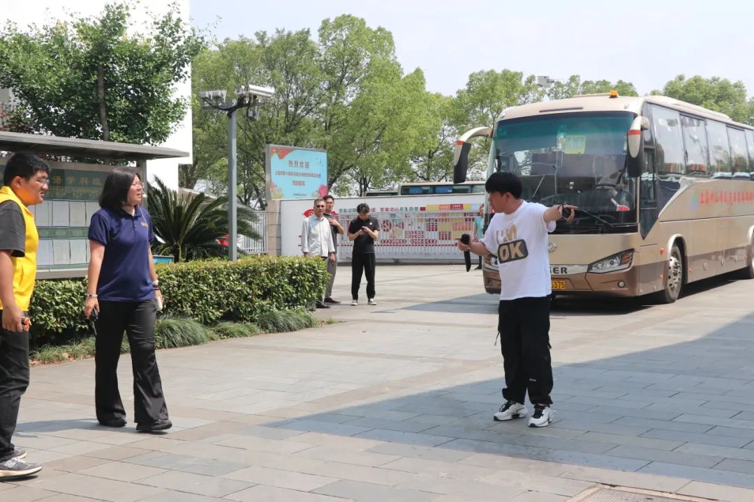 金澤中學(xué)開展校車應(yīng)急疏散演練活動/ 金澤中學(xué)開展校車應(yīng)急疏散演練活動