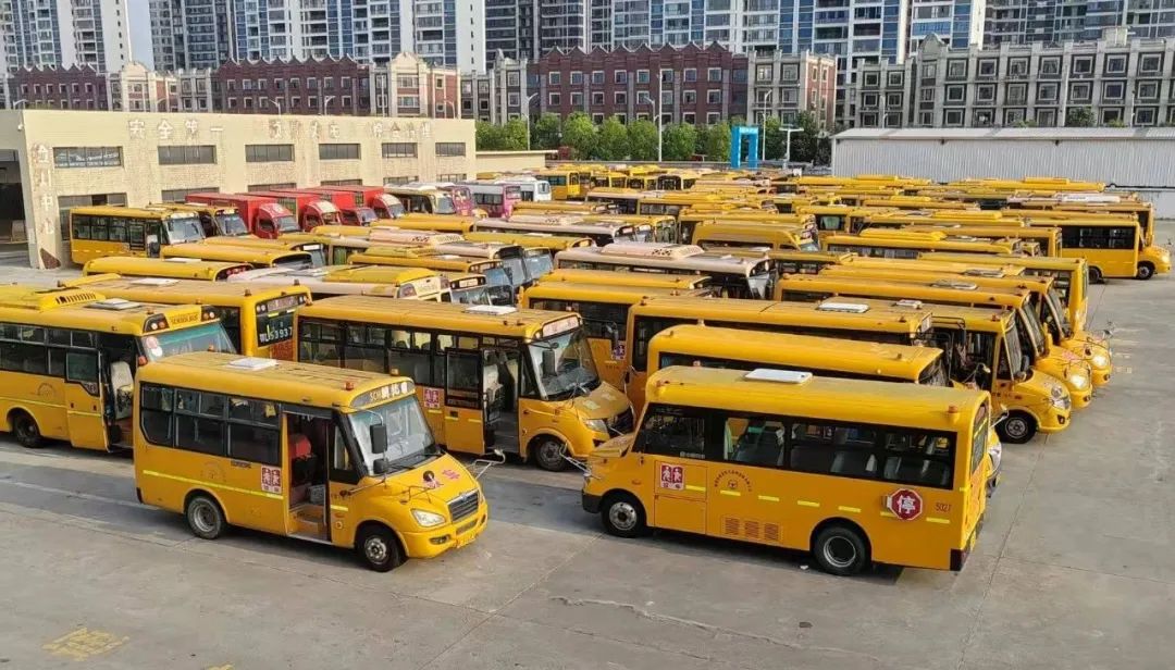 城發(fā)校車公司完成217臺(tái)校車安全升級(jí) 為新學(xué)期保駕護(hù)航 圖片