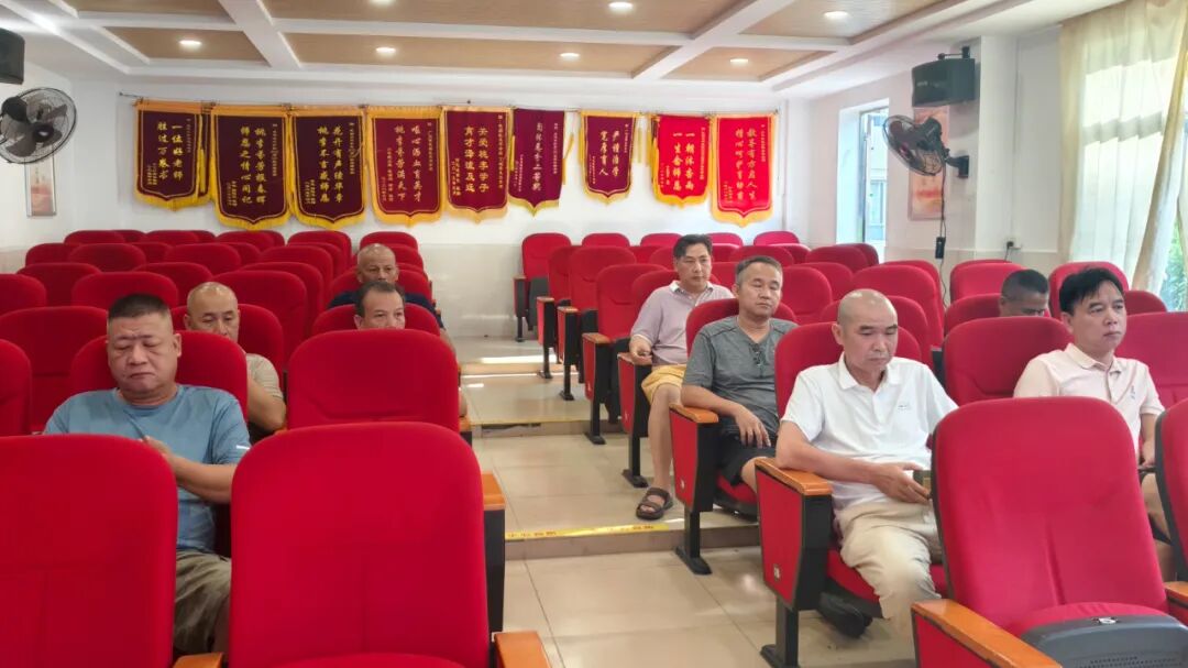 魅力龍華筑牢安全防線 撐起無(wú)憂藍(lán)天——校車安全專項(xiàng)工作會(huì)議 魅力龍華筑牢安全防線 撐起無(wú)憂藍(lán)天——校車安全專項(xiàng)工作會(huì)議