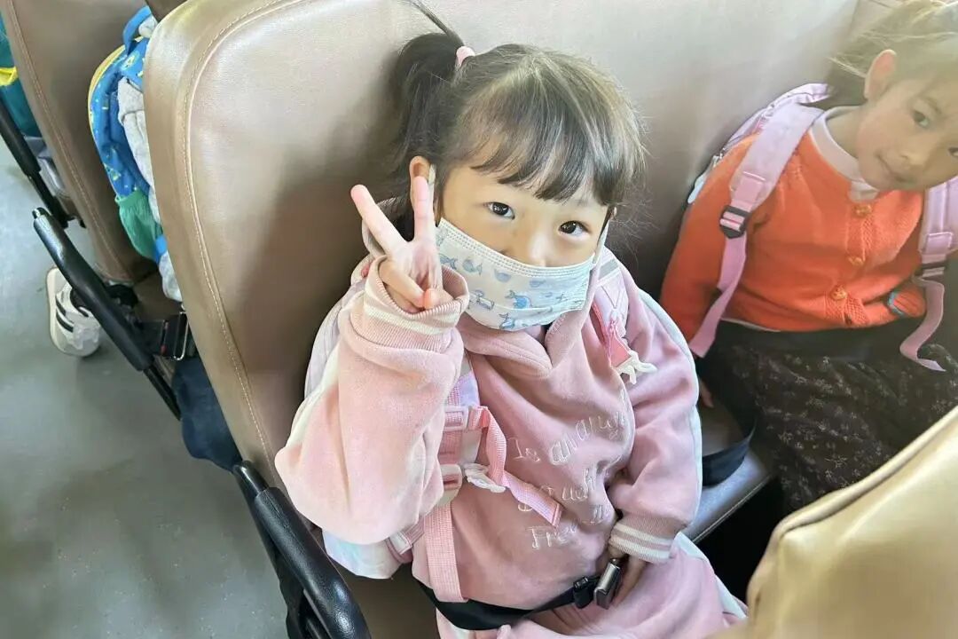 筑牢校車安全 守護(hù)成長之路 —— 紅蓮湖第二幼兒園校車安全應(yīng)急演練活動 筑牢校車安全 守護(hù)成長之路 —— 紅蓮湖第二幼兒園校車安全應(yīng)急演練活動