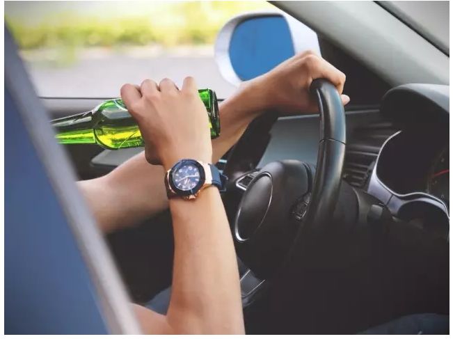 5個小妙招，讓你冷天開車不犯困！