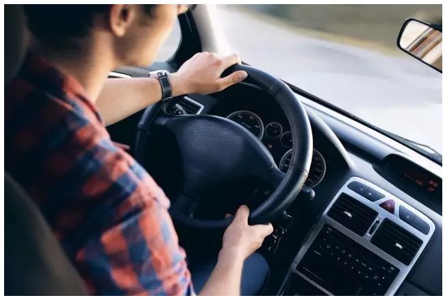 5個小妙招，讓你冷天開車不犯困！