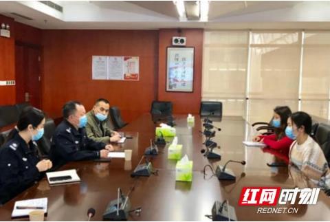 嚴把校車“安全關(guān)” 天元區(qū)約談3所幼兒園 嚴把校車“安全關(guān)” 天元區(qū)約談3所幼兒園