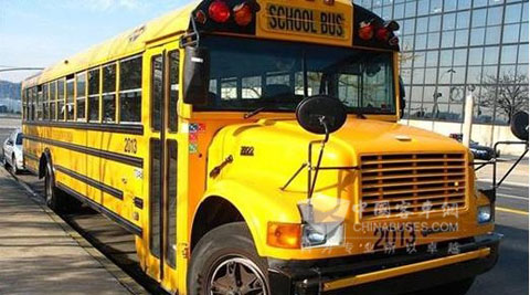 企業(yè)爭(zhēng)議校車(chē)標(biāo)準(zhǔn) 并非要將標(biāo)準(zhǔn)降格 C型校車(chē)