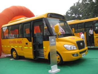 新聞觀察：國內外校車運營有無成功和先進經驗