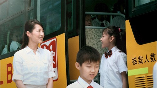 中美實(shí)力對(duì)比之校車(chē)版(圖) 中美實(shí)力對(duì)比之校車(chē)版(圖)