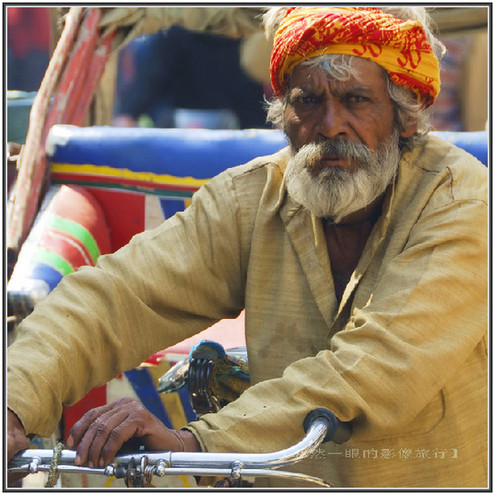 印度交通像廟會(huì) 校車很拉風(fēng)(圖) 印度交通像廟會(huì) 校車很拉風(fēng)(圖)