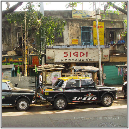 印度交通像廟會(huì) 校車很拉風(fēng)(圖) 印度交通像廟會(huì) 校車很拉風(fēng)(圖)