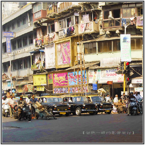 印度交通像廟會(huì) 校車很拉風(fēng)(圖) 印度交通像廟會(huì) 校車很拉風(fēng)(圖)